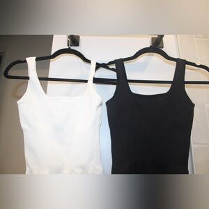 OQQ 2-Pack Bodysuits – White & Black, Small